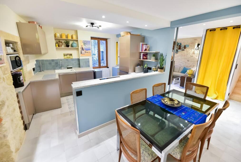 Charmante Maison De Village Au Coeur Du Luberon Cucuron Luaran gambar